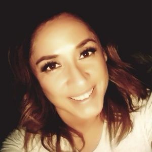 Meet your Posher, Lori